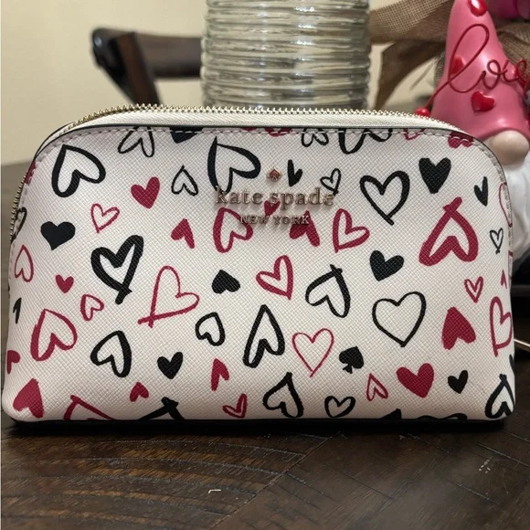Kate Spade Heart Print Wallet/Card Holder & matching Cosmetic Bag. Sold as set. - Picture 6 of 10